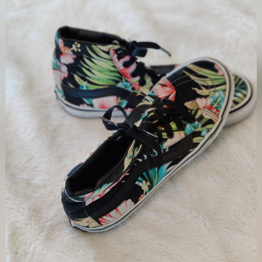 Like New: Vans Hi-Top Hawaiian Floral Sneaker Women's 5/Men's 3.5